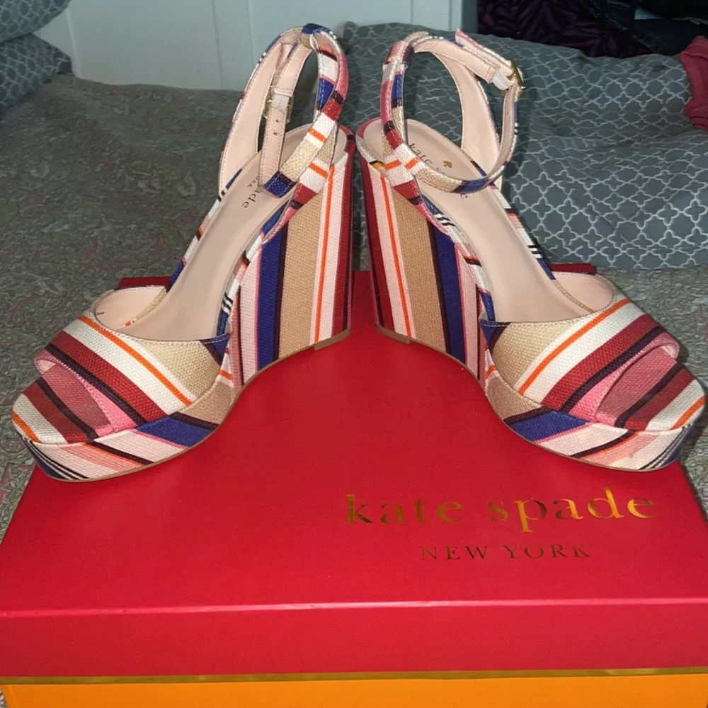 Euc Kate Spade ♠️ Dellie striped wedges size 7 - Picture 7 of 8